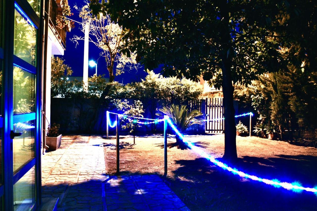 Buenretirope - Confortevoli Appartamentini Con Giardino Pescara Exterior foto